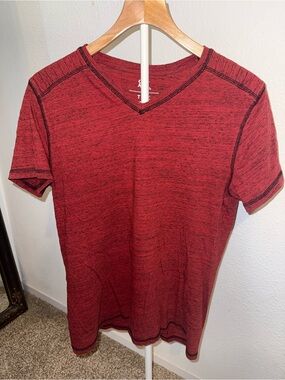Men's Heather Red V-Neck Short Sleeve Tee